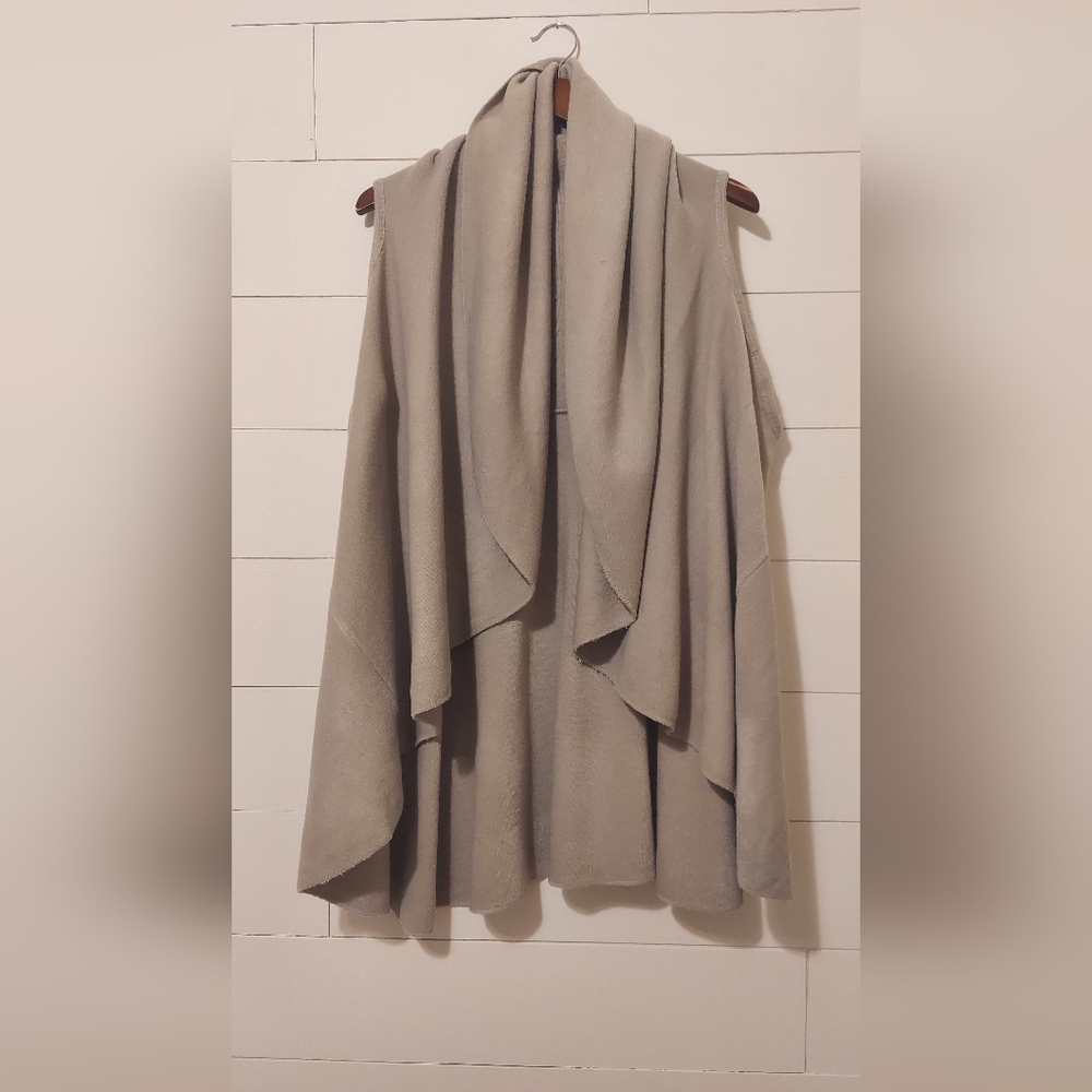 Shawl with arm holes